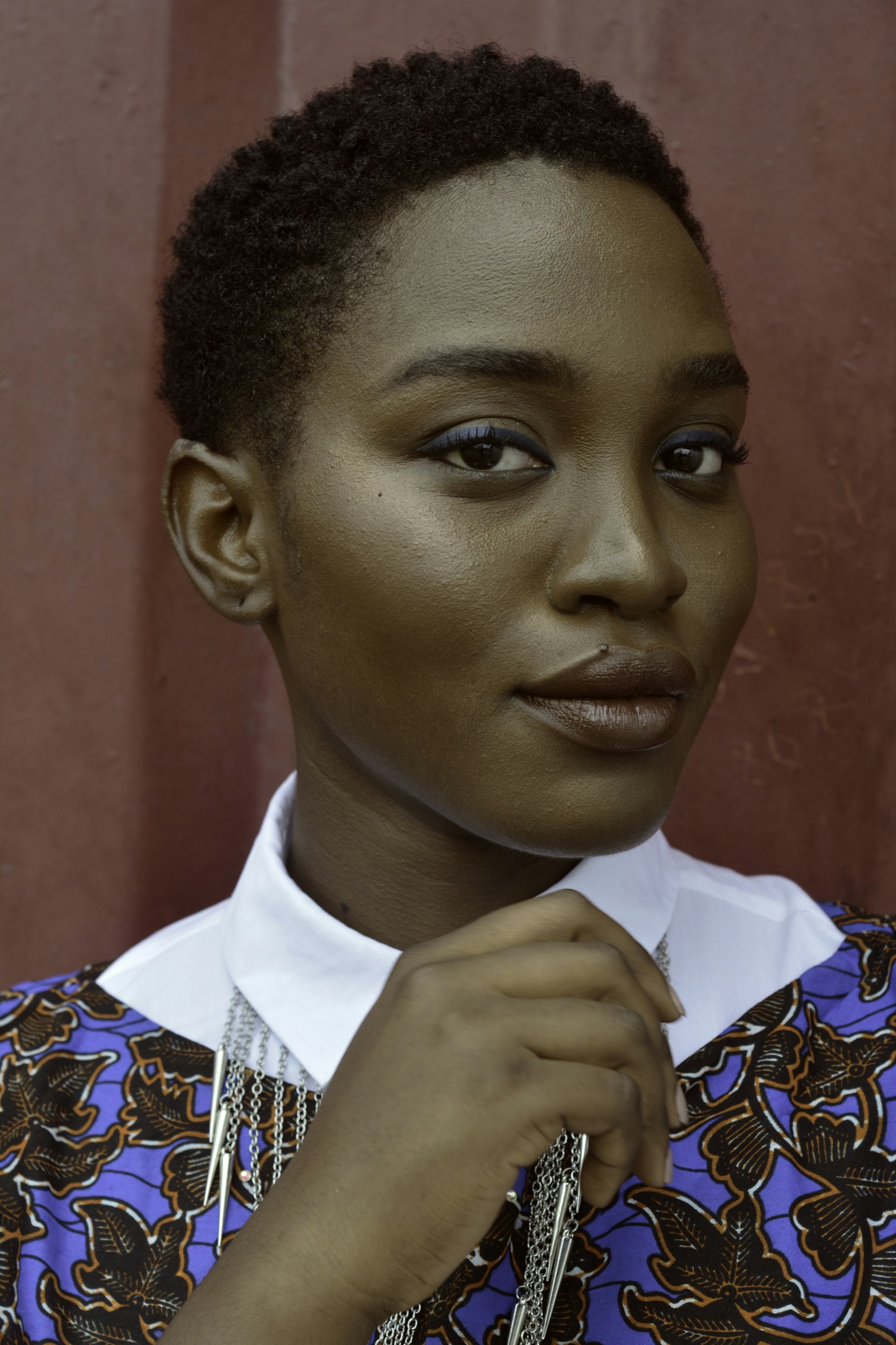Retrato editorial de profissional africana